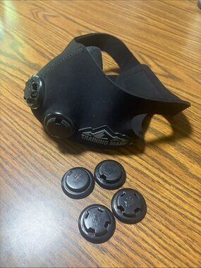 Training Mask with Valves — Black